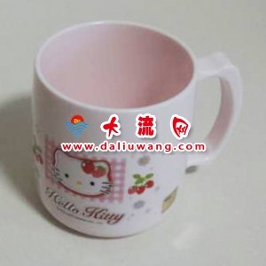KT涑口杯(小) / () - 杯子 大流网 大流网 韩国进口 批发 沈阳 韩国商品批发 韩国零食 韩国食品批发 韩国食品零售 韩国食品代购 韩国生活用品批发 韩国生活用品零售 韩国生活用品代购 韩国厨房用品批发零售代购 韩国化妆品批发零售代购 韩国商品实体店加盟 韩国食品 韩国饮料 韩国零食 韩国调味料 韩国咖啡 韩国茶 韩国方便面 韩国罐头 韩国生活用品 韩国洗衣粉 韩国柔顺剂 韩国洗发水 韩国洗涤剂 韩国厨房用品 韩国化妆品 韩国家用电器 韩国电饭锅 韩国饭店用品 韩国电饭锅 韩国榨汁机 poror